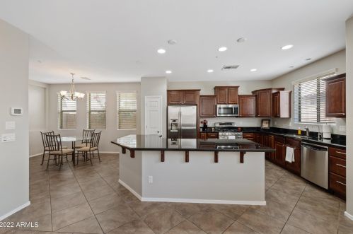 3272 Meadowview Dr, Gilbert AZ 85298-4001 exterior