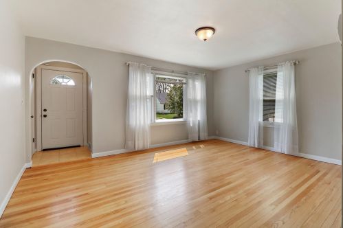 7846 15th Ave, Kenosha WI  53143-5973 exterior