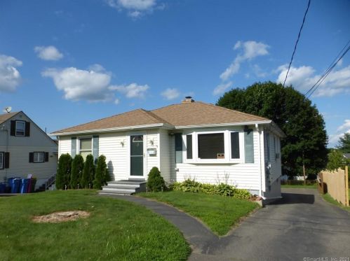 45 Blake St, Waterbury, CT 06708-3413