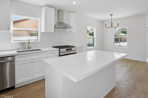 8042 Irvine Ave, North Hollywood CA  91605-1646 exterior