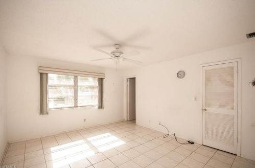 542 Broad Ave, Naples, FL 34102-7157
