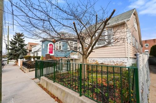 240 Graff Ave, Bronx, NY 10465-3119