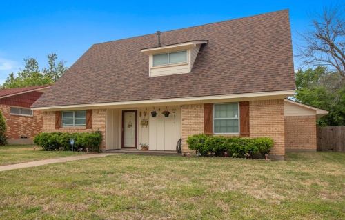 8449 Freeport Dr, Dallas TX  75228-4935 exterior