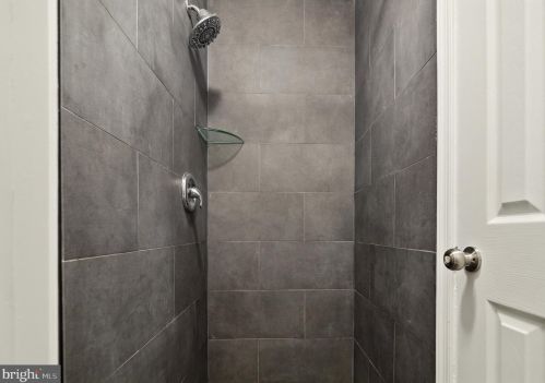 5262 Sudberry Ln, Woodbridge VA  22193-3463 exterior