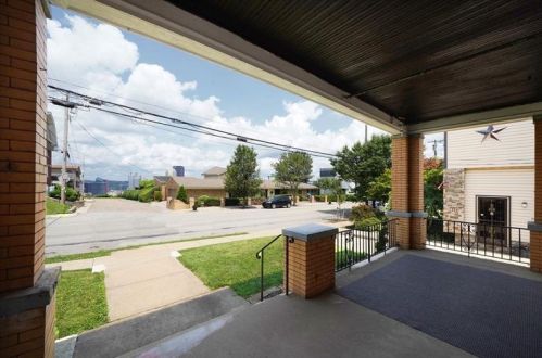 348 Bailey Ave, Pittsburgh PA  15211-1708 exterior