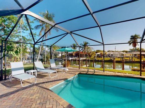 1143 Edington Pl, Marco Island, FL 34145-2000