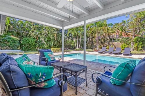 625 Orchid Dr, Naples FL  34102-5012 exterior