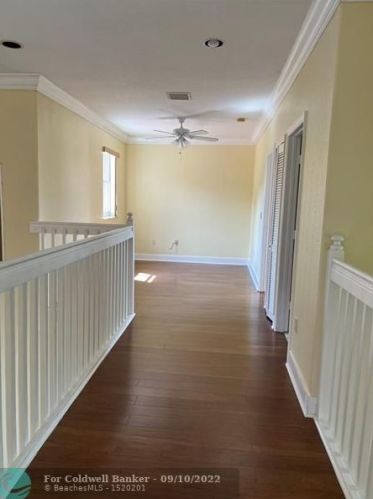 16800 36 Ct, Hollywood FL exterior