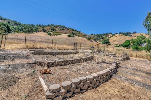 642 Colleen Dr, San Jose CA 95123-4509 exterior