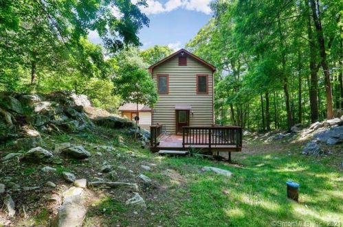 307 Berkshire Rd, Sandy Hook CT  06482-1511 exterior