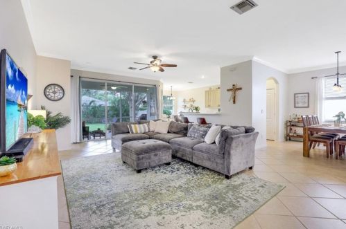 8392 Laurel Lakes Blvd, Naples, FL 34119-9792