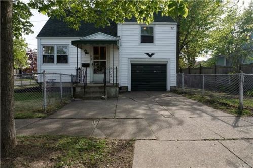 4 Elgas St, Buffalo, NY 14207-1220
