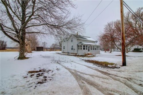 9459 Ridge Rd, Shelby, NY 14105-9720