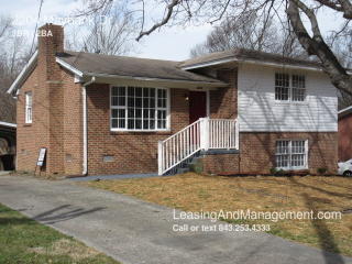 2204 Maybank Dr, Greensboro, NC 27403-3719