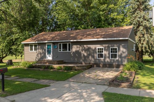 108 1st Ave, Hayfield, MN 55940-8861