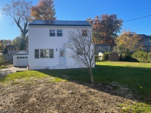 137 Centerton Dr, Parsippany NJ  07054-3522 exterior