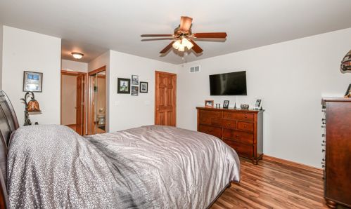 618 Park Dr, Waterford WI  53185-2890 exterior