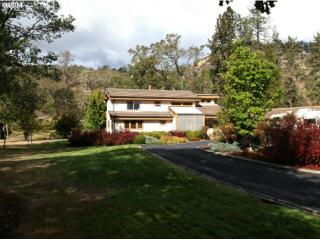 206 Hidden Valley Ln, Roseburg, OR 97471-8255