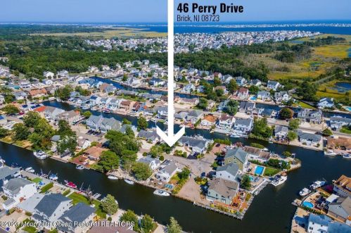 46 Perry Dr, Bricktown NJ  08723-7522 exterior