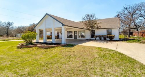 5660 Banks Rd, Fort Worth, TX 76140-8004