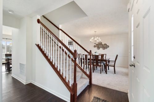 421 Colt Cir, Clinton, PA 15026-1759
