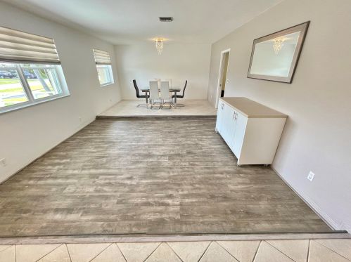 2200 47th Ave, Hollywood FL  33021-4152 exterior