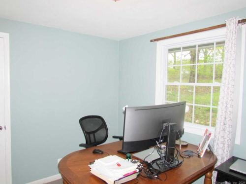 132 Turnbull Rd, New Hartford CT  06057-4136 exterior