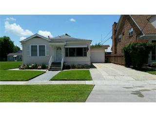 512 Evergreen Dr, Gretna, LA 70053-4806