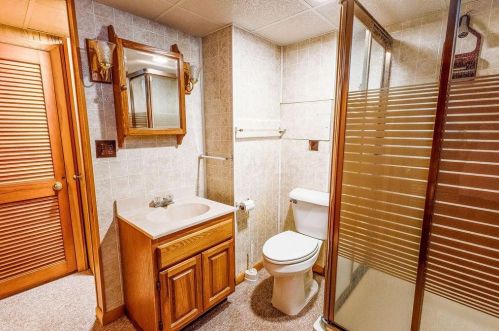 11860 Green Valley Rd, Mount Vernon OH  43050-9624 exterior