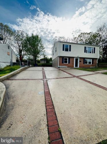 15114 Cloverdale Rd, Woodbridge, VA 22193-1652