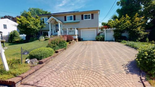 16 Lark Dr, South Setauket, NY 11720-1507