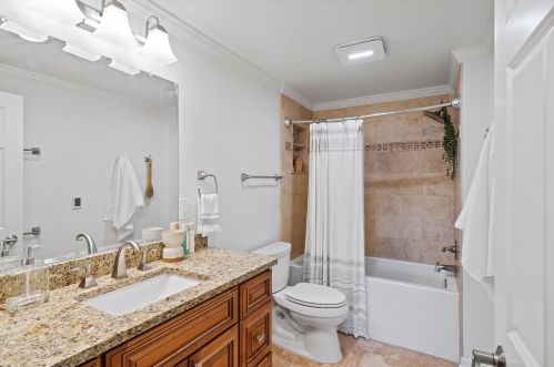 4775 Stratford Dr, Greendale WI  53129-2016 exterior