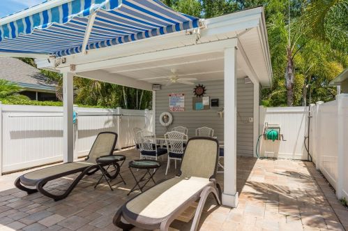 553 Vista Trail Ct, Palm Harbor FL  34683-5260 exterior