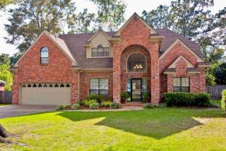 8 Edgewater Cv, North Little Rock, AR 72113-6300