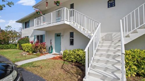 221 Quails Nest Rd, Naples, FL 34112-5100