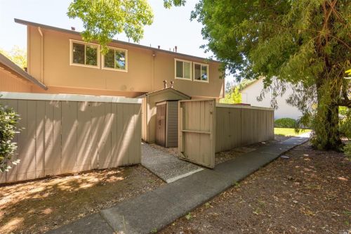 5056 Charmian Dr, Santa Rosa CA  95409-3539 exterior