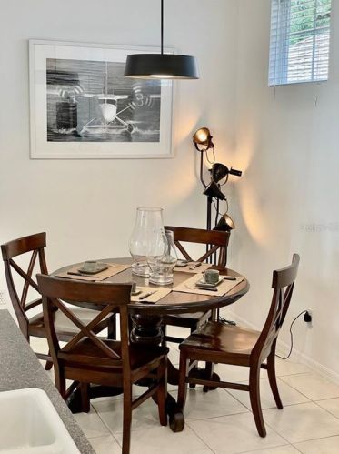 807 Lake Evalyn Dr, Kissimmee FL 34747-4804 exterior