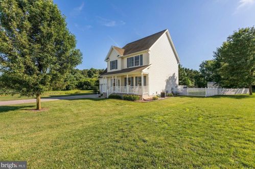 302 Plantation Dr, Seaford, DE 19973-5777