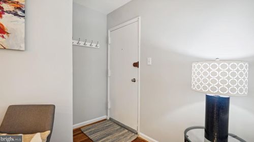 526 Kenyon St, Washington, DC 20010-2946