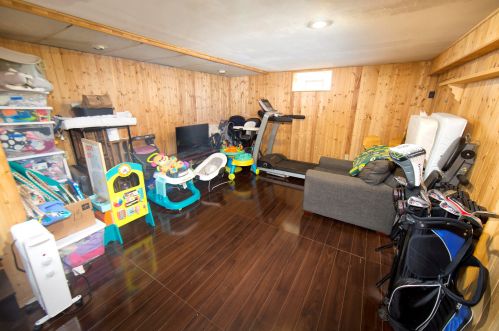 5581 Honey Creek Dr, Milwaukee WI  53221-4062 exterior