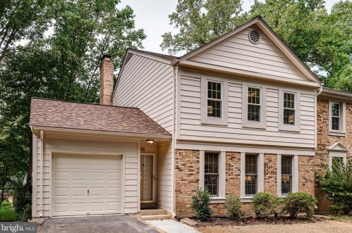10009 Wood Sorrels Ln, Springfield, VA 22015-2720