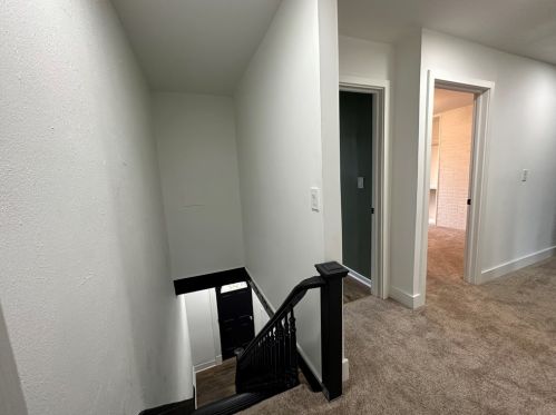 1615 5th Ave, Beaver Falls, PA 15010-4028