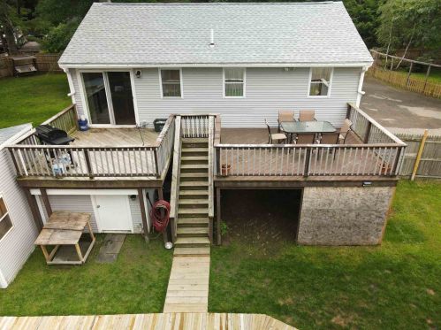 39 Essex Dr, Raymond NH  03077-2609 exterior