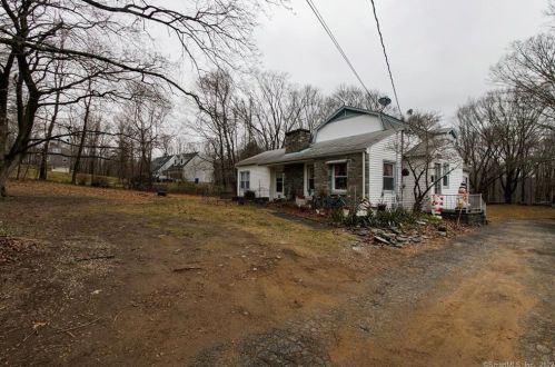 461 High St, Coventry, CT 06238-3341