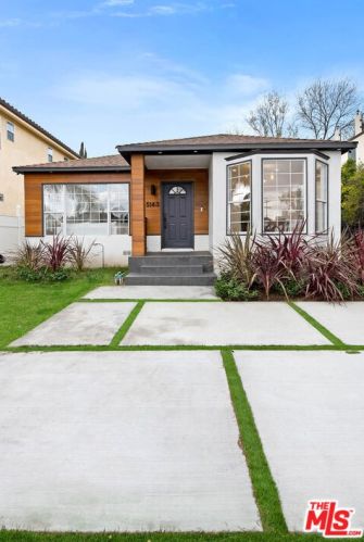 5143 Newcastle Ave, Van Nuys CA  91316-3512 exterior