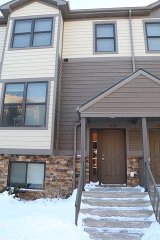 2939 8th St, Minot, ND 58703-3107