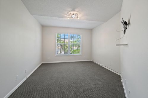 8084 Briantea Dr, Boynton Beach FL  33472-2745 exterior
