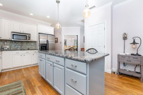 93 Deer Run Dr, Colchester CT  06415-1806 exterior