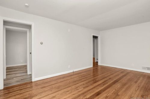 123 Woodland Dr, Milford CT  06460-5029 exterior