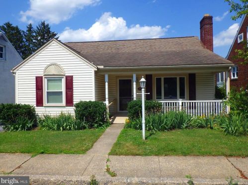 208 Oak St, Harrisburg, PA 17109-3714